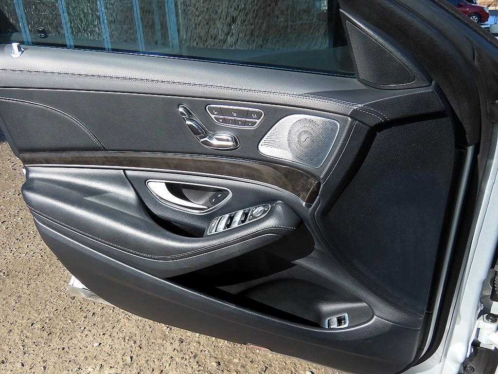 Mercedes Benz S Class - Vista 11