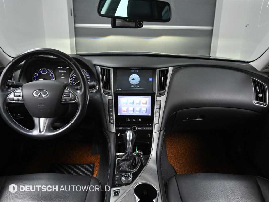 Infiniti Q - Vista 7