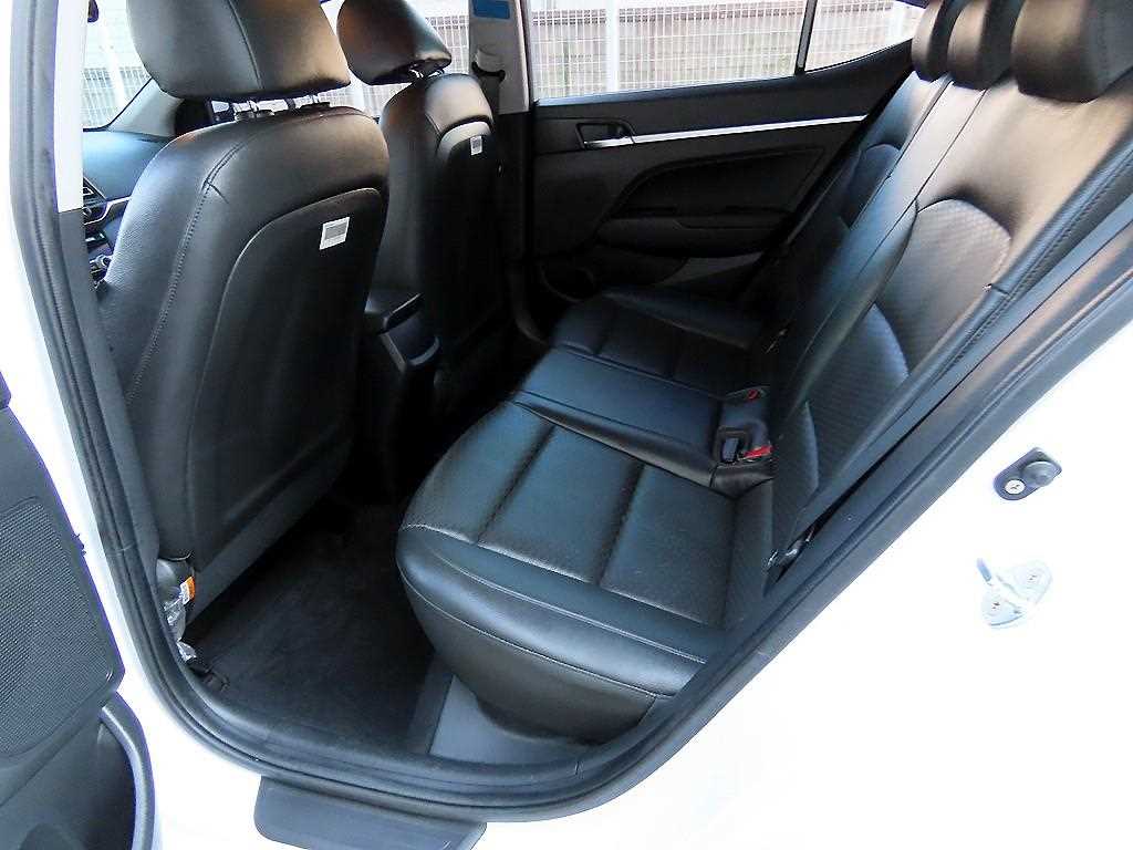 HYUNDAI Avante - Vista 6