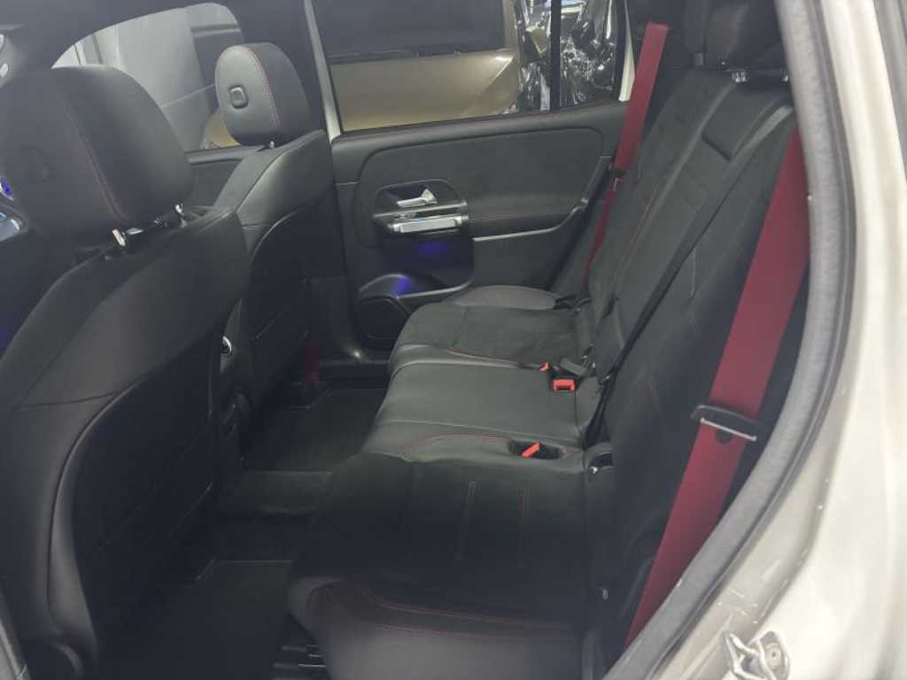 Mercedes Benz GLB Class - Vista 11