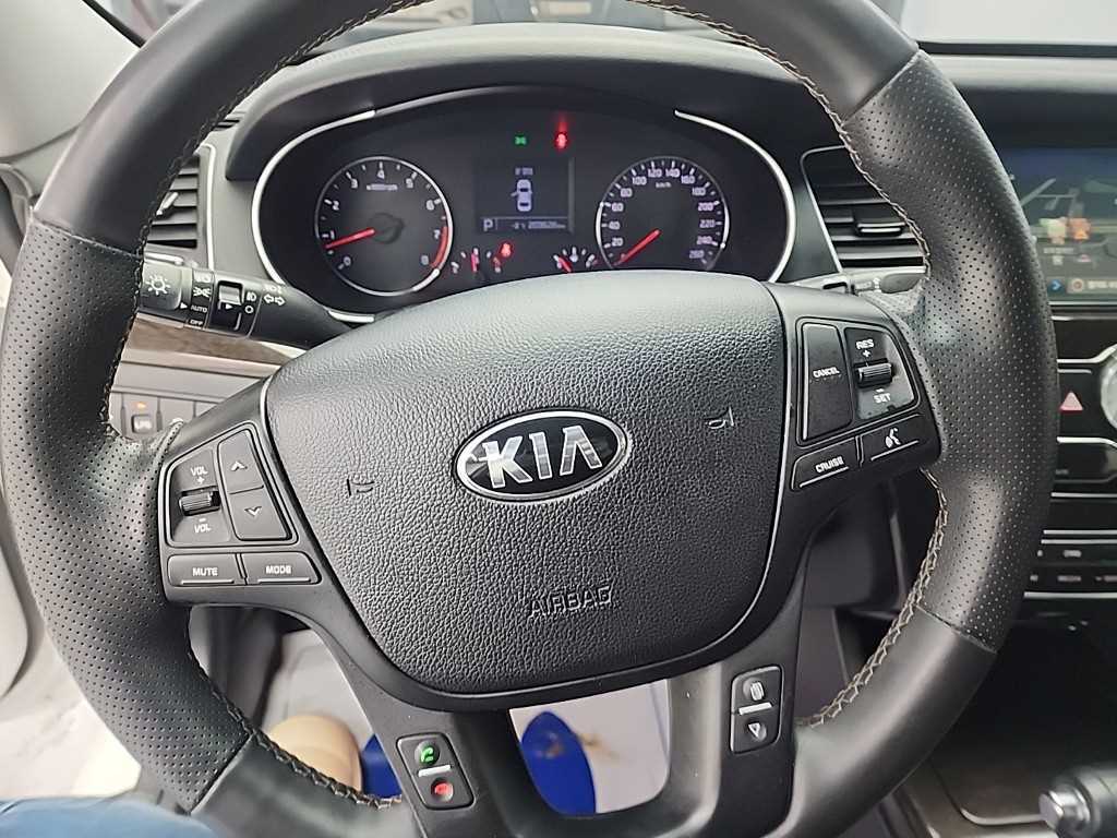 KIA K7 - Vista 9