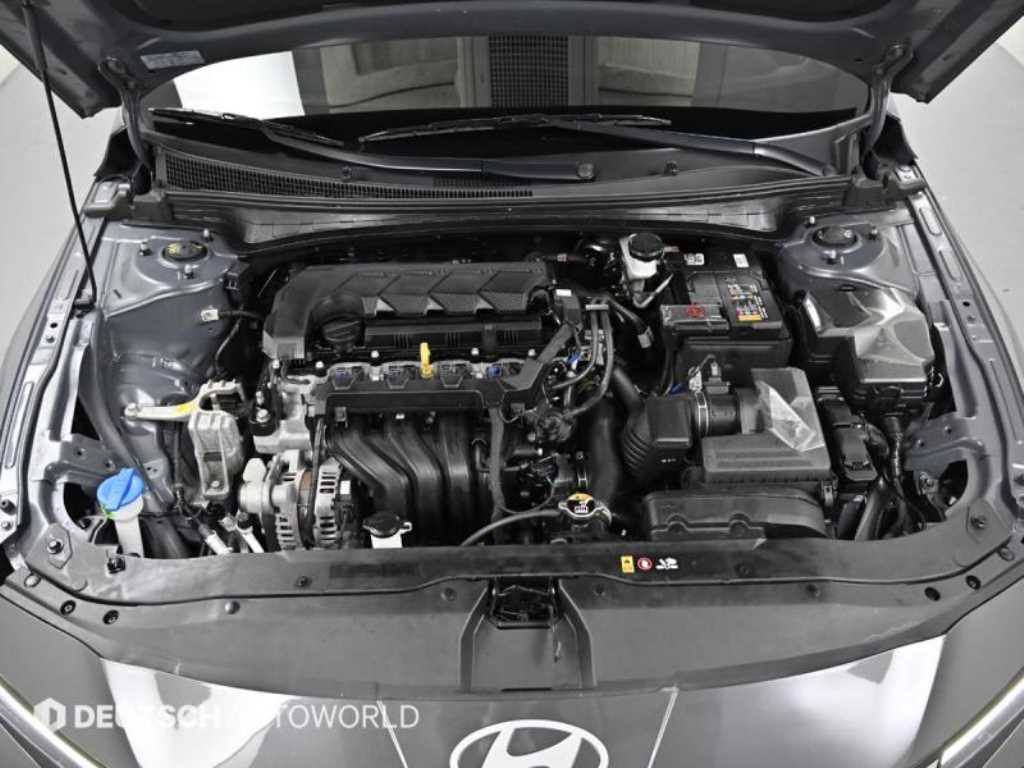 HYUNDAI Avante - Vista 6