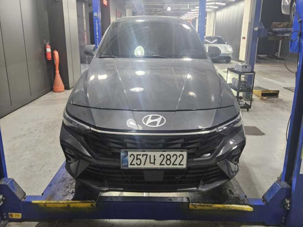 HYUNDAI Avante - Vista 3