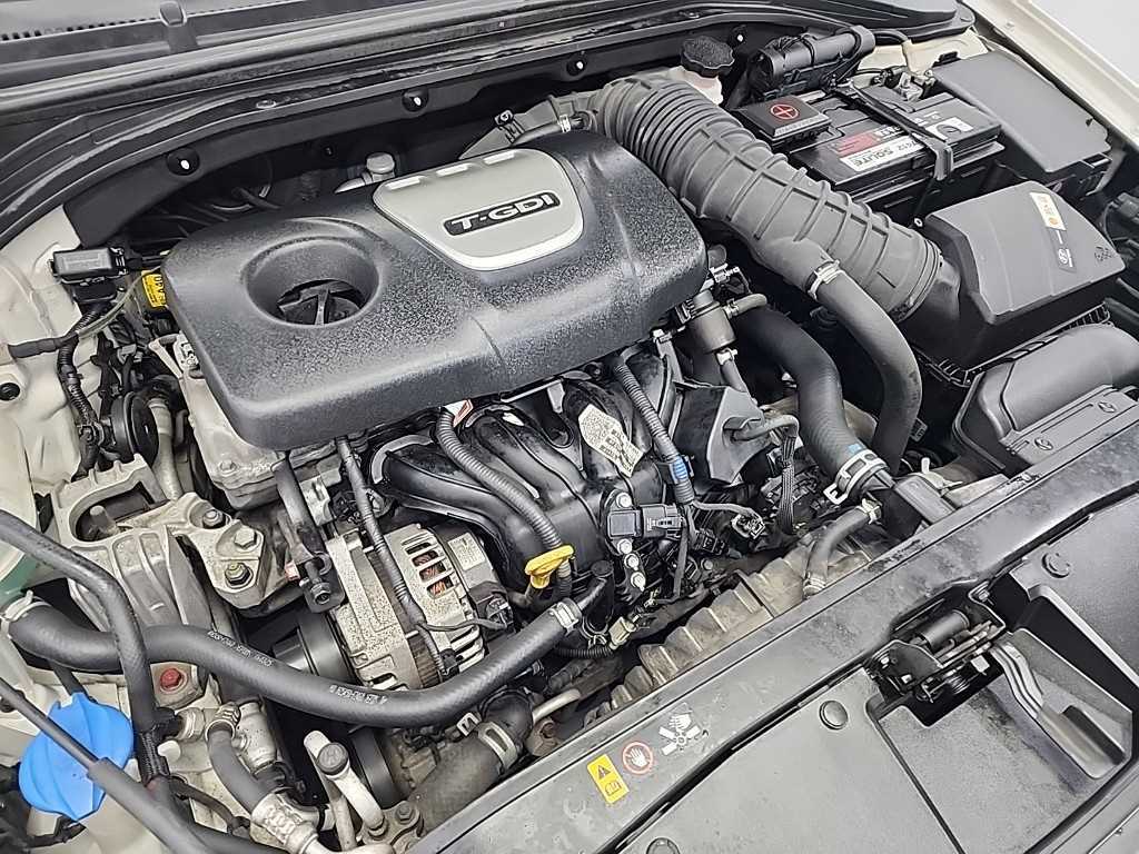 HYUNDAI Avante - Vista 5