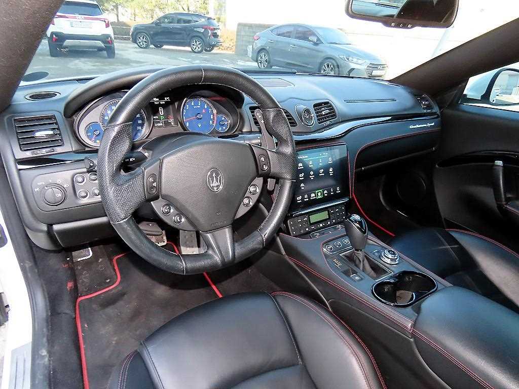 Maserati Gran Turismo - Vista 7
