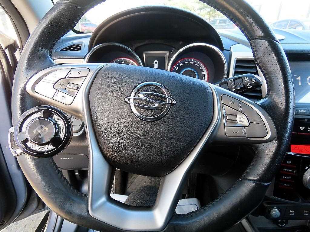 Ssangyong Tivoli - Vista 8