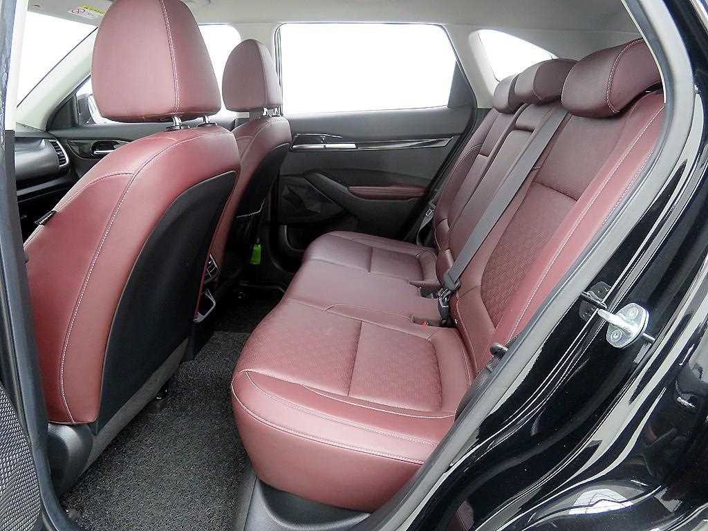 KIA Seltos - Vista 8