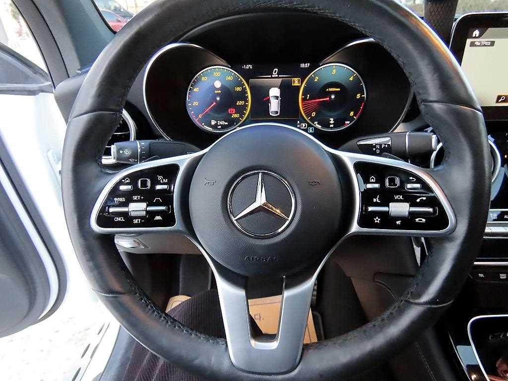 Mercedes Benz GLC Class - Vista 8