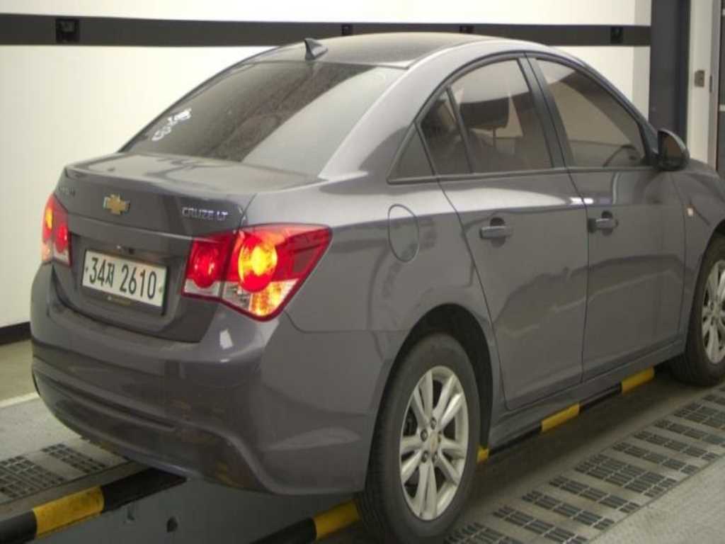 Chevrolet Cruise - Vista 6