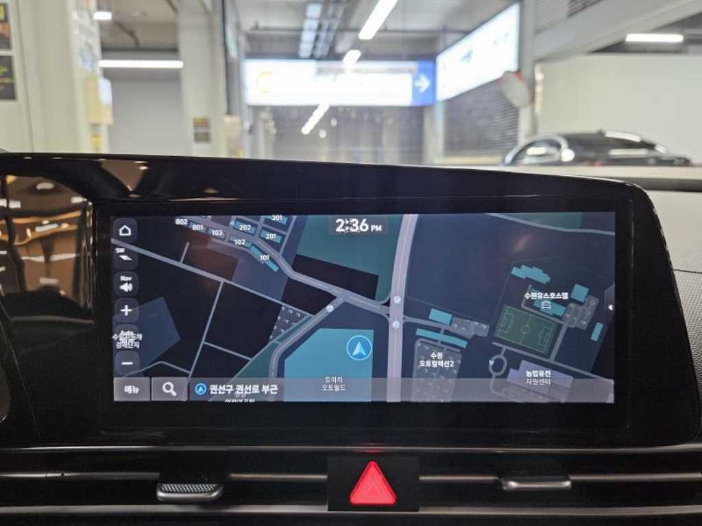 HYUNDAI Avante - Vista 9