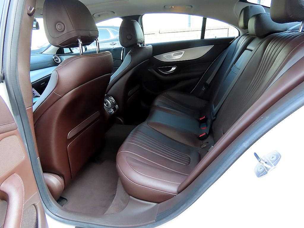 Mercedes Benz CLS Class - Vista 6