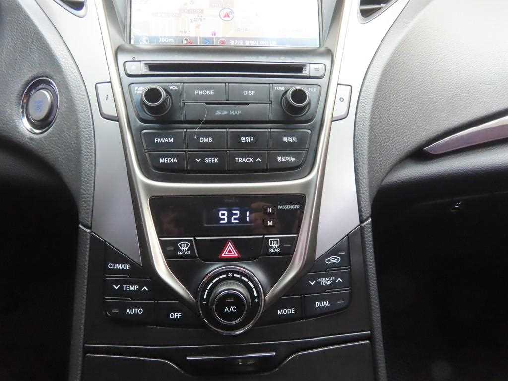 HYUNDAI Grandeur - Vista 12