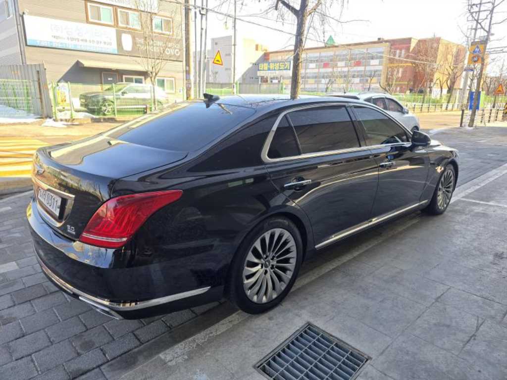 Genesis EQ900 - Vista 4