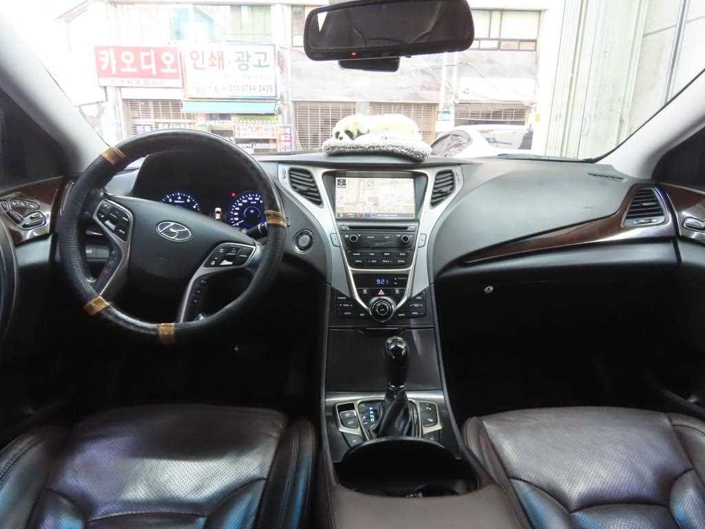 HYUNDAI Grandeur - Vista 7