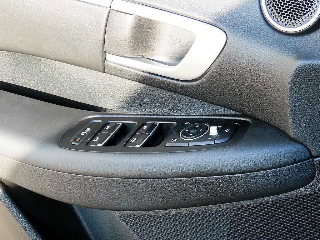 HYUNDAI Sonata - Vista 11