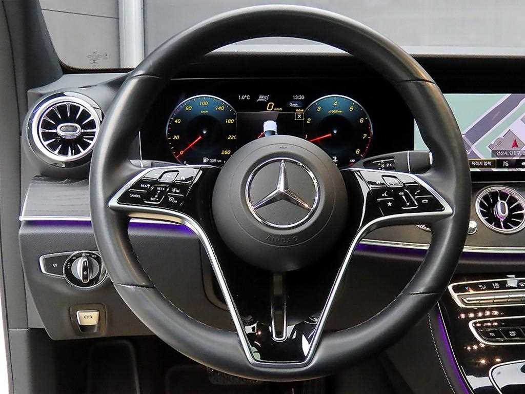 Mercedes Benz E class - Vista 9