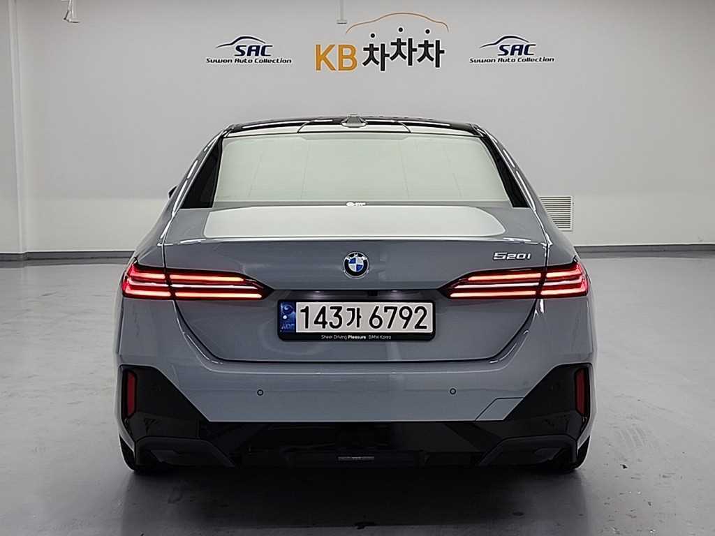 BMW 5 Series - Vista 4