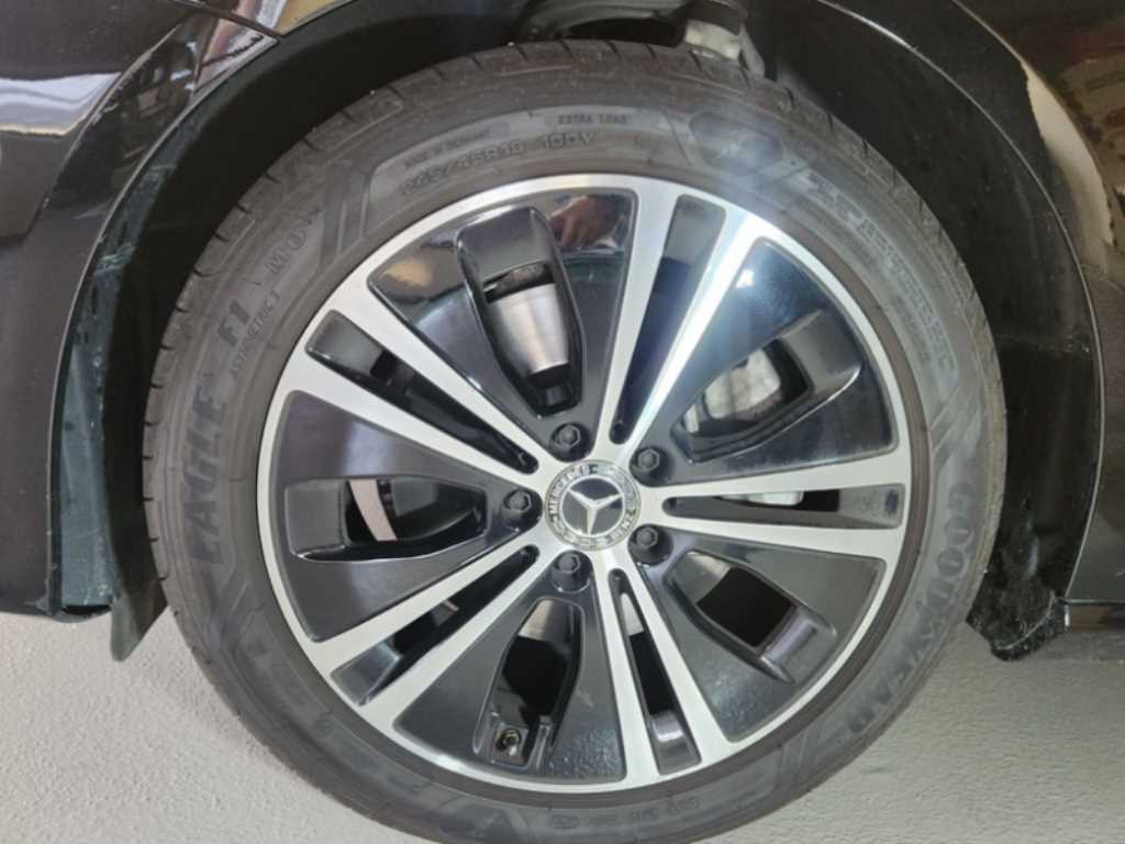 Mercedes Benz E class - Vista 8