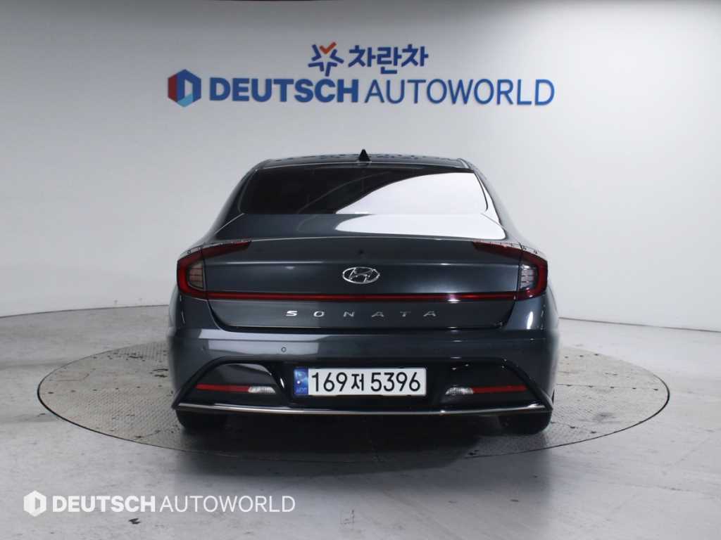 HYUNDAI Sonata - Vista 4