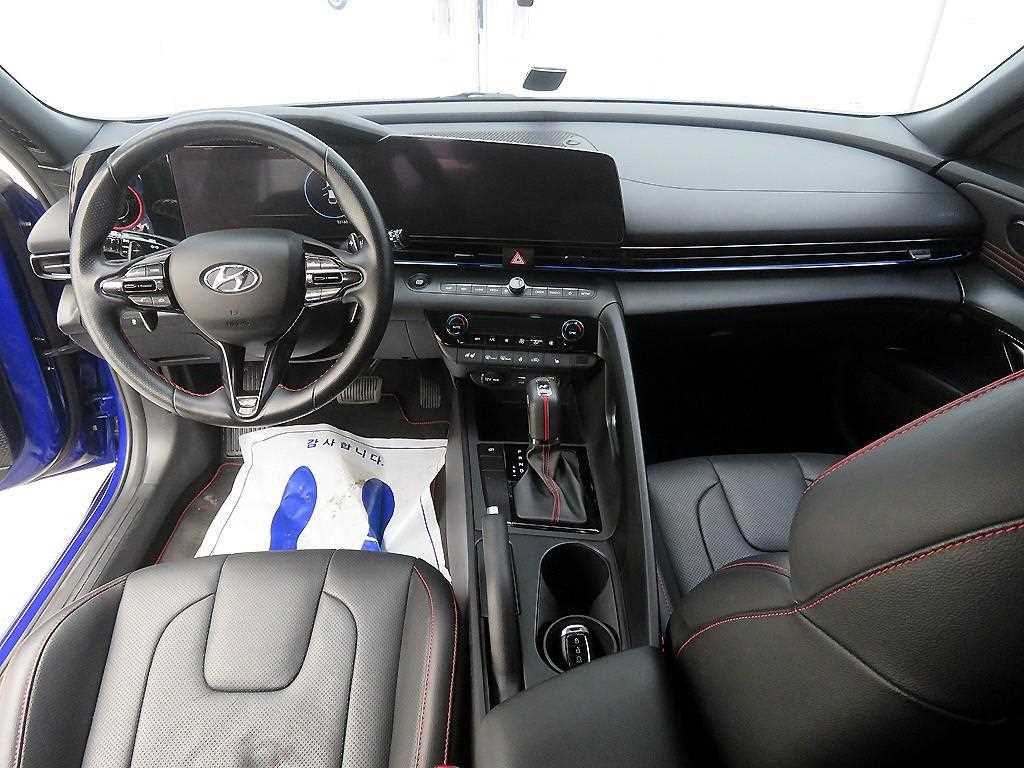 HYUNDAI Avante - Vista 7