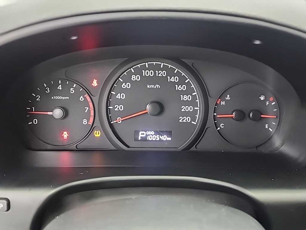 HYUNDAI Starex - Vista 6