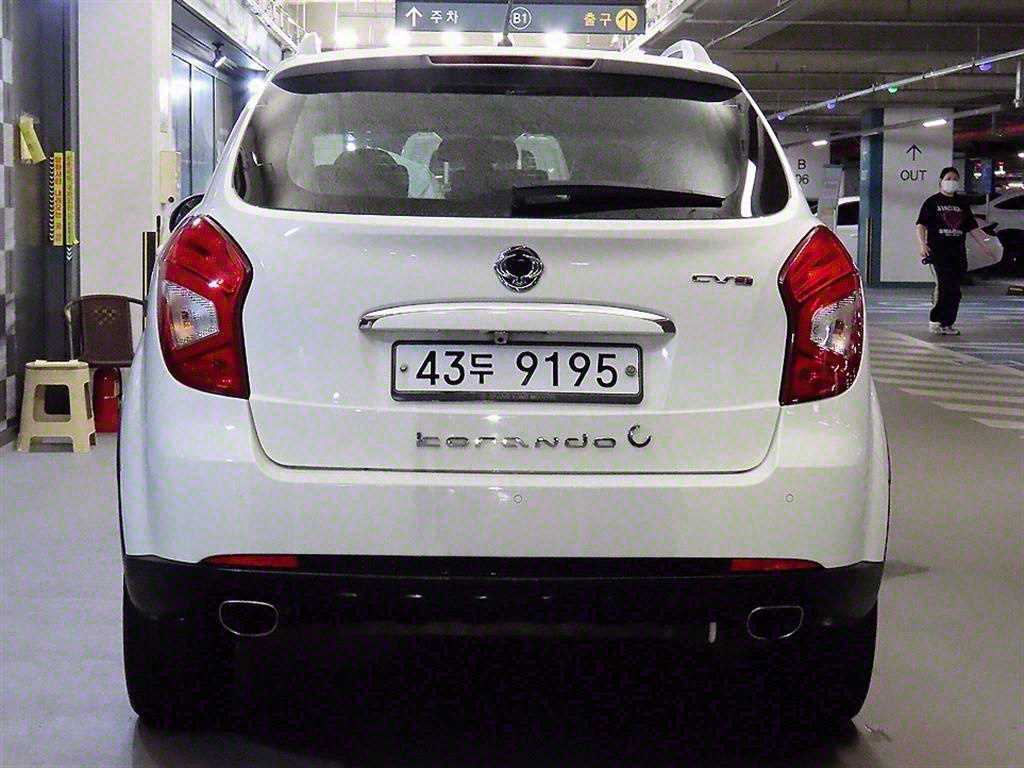 Ssangyong Korando - Vista 5