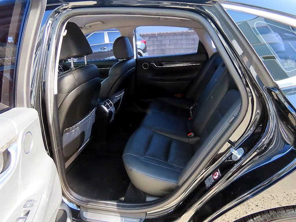 HYUNDAI Grandeur - Vista 6