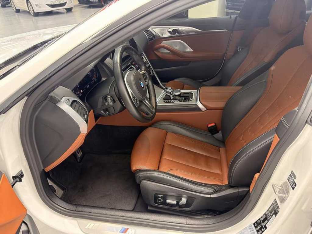 BMW 8 Series - Vista 8