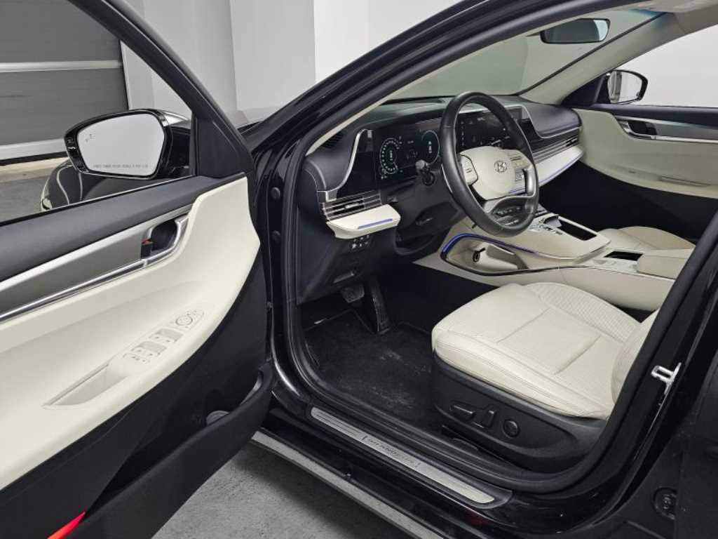 HYUNDAI Grandeur - Vista 11