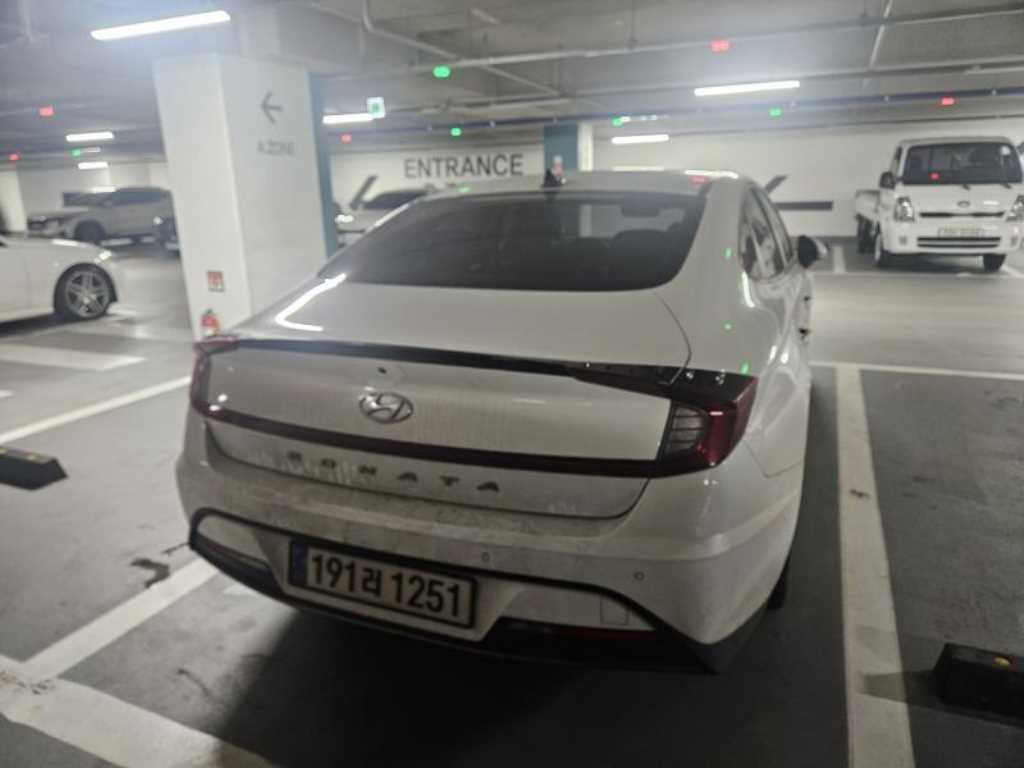 HYUNDAI Sonata - Vista 4