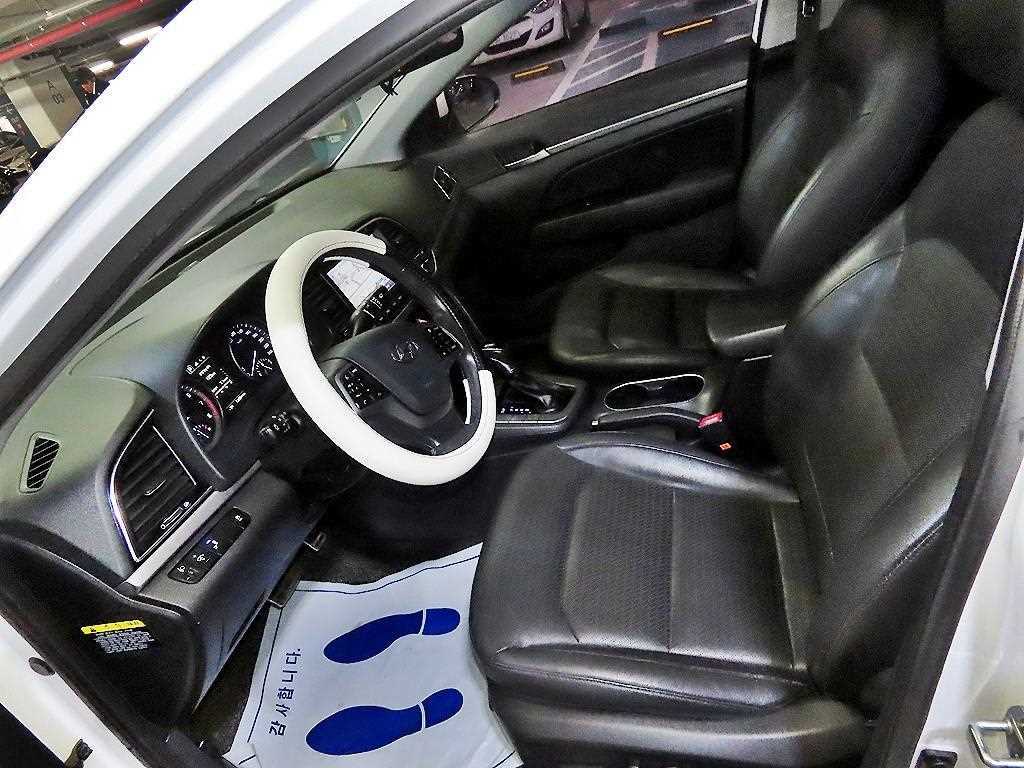 HYUNDAI Avante - Vista 6