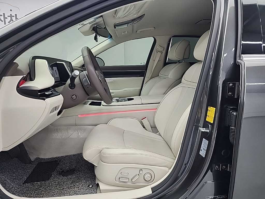 Genesis G90 - Vista 11