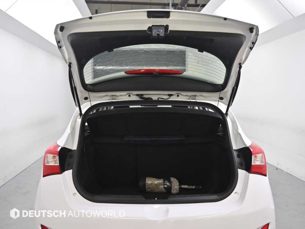 HYUNDAI i30 2016 Blanco - Importación desde Corea - HF Imports Iquique - Foto 20