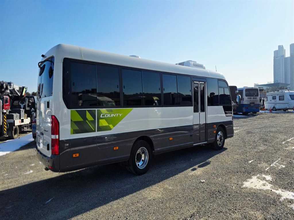 medium and large bus Hyundai bus - Vista 4