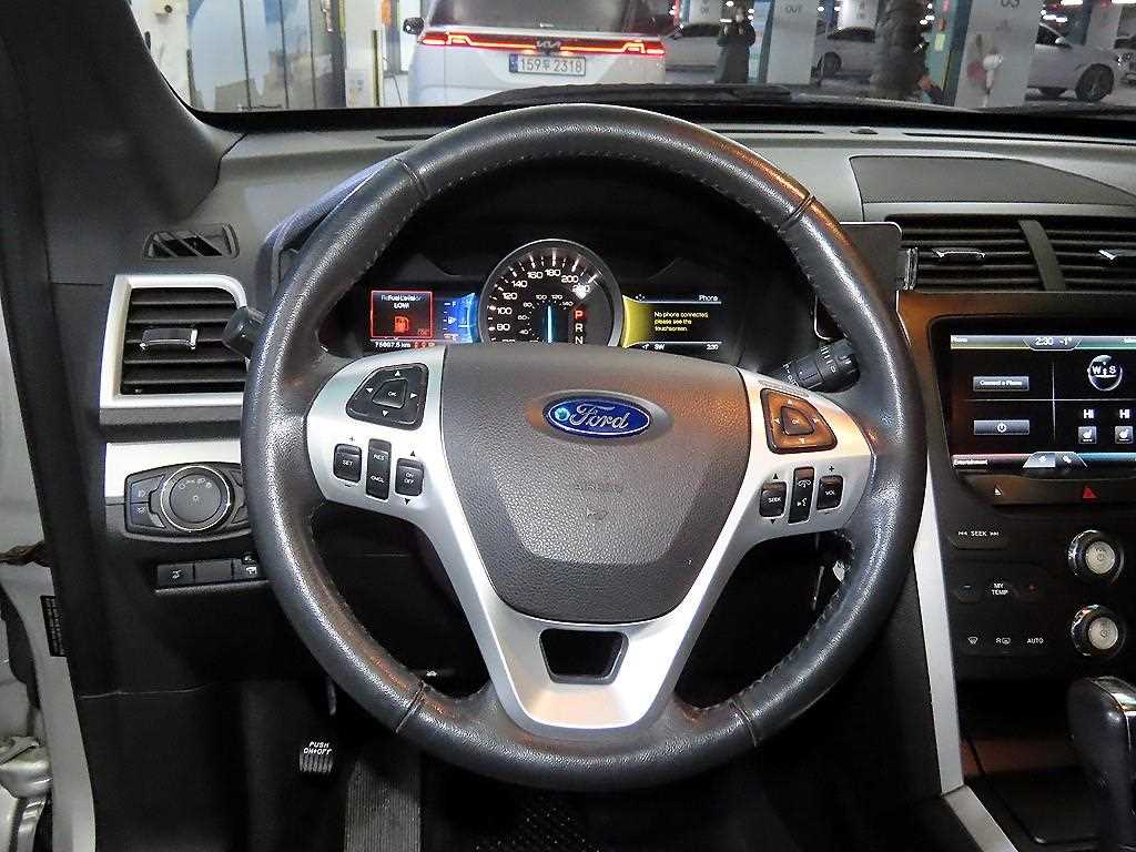 Ford Explorer - Vista 8