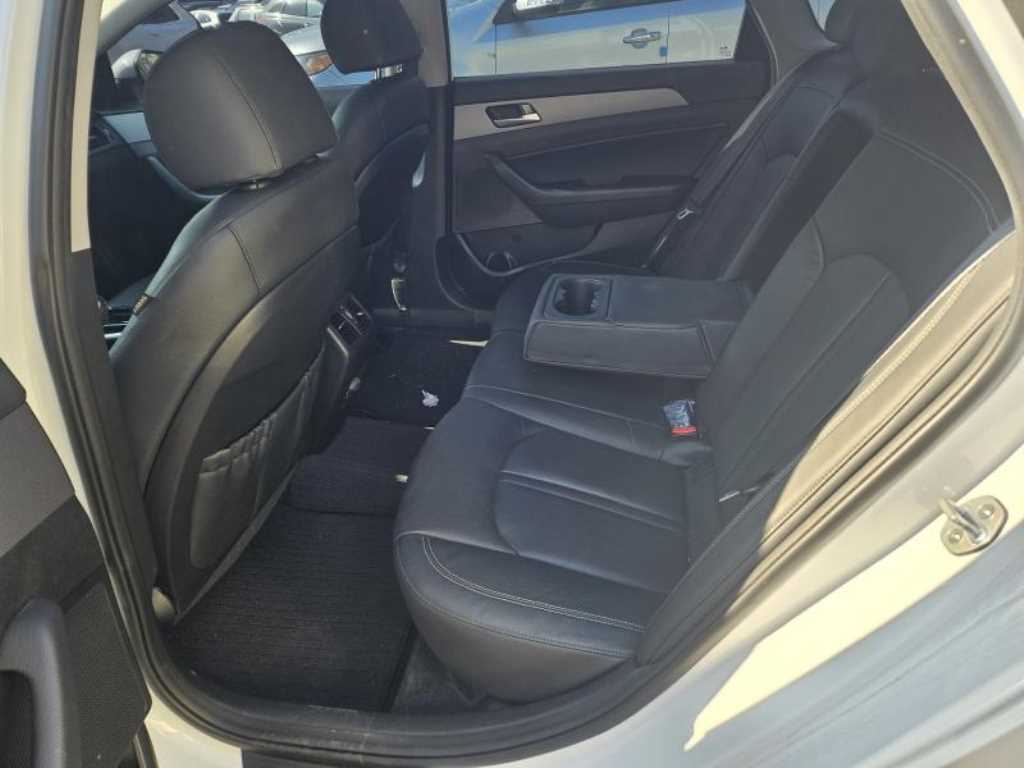 HYUNDAI Sonata - Vista 8