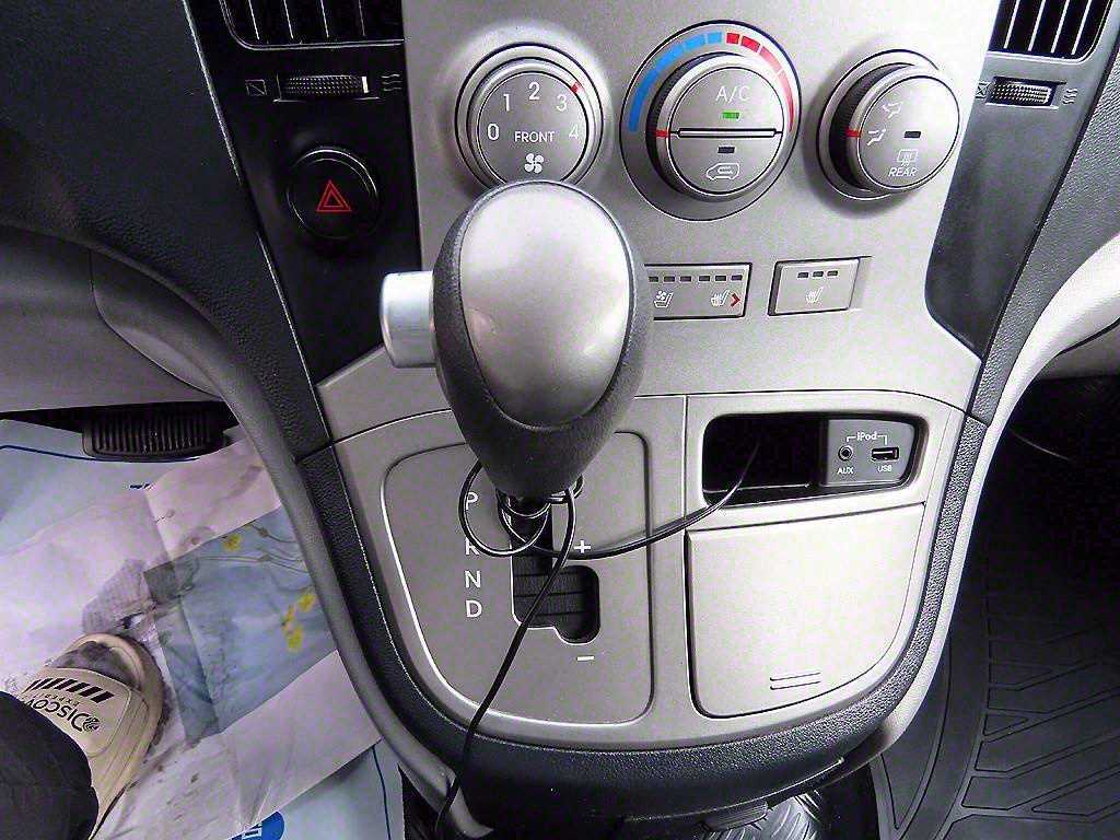 HYUNDAI Starex - Vista 10