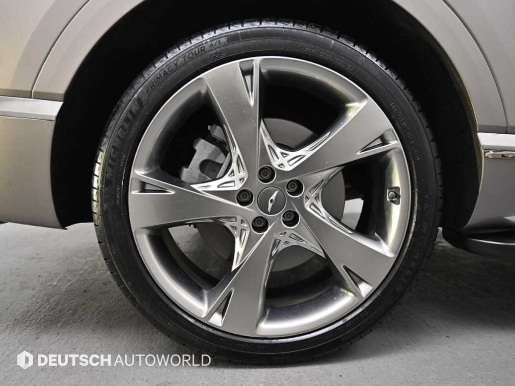 Genesis GV80 - Vista 5