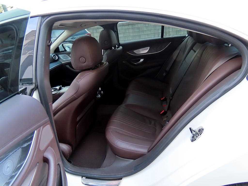 Mercedes Benz CLS Class - Vista 6