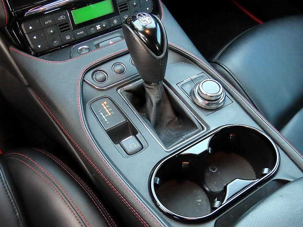 Maserati Gran Turismo - Vista 10