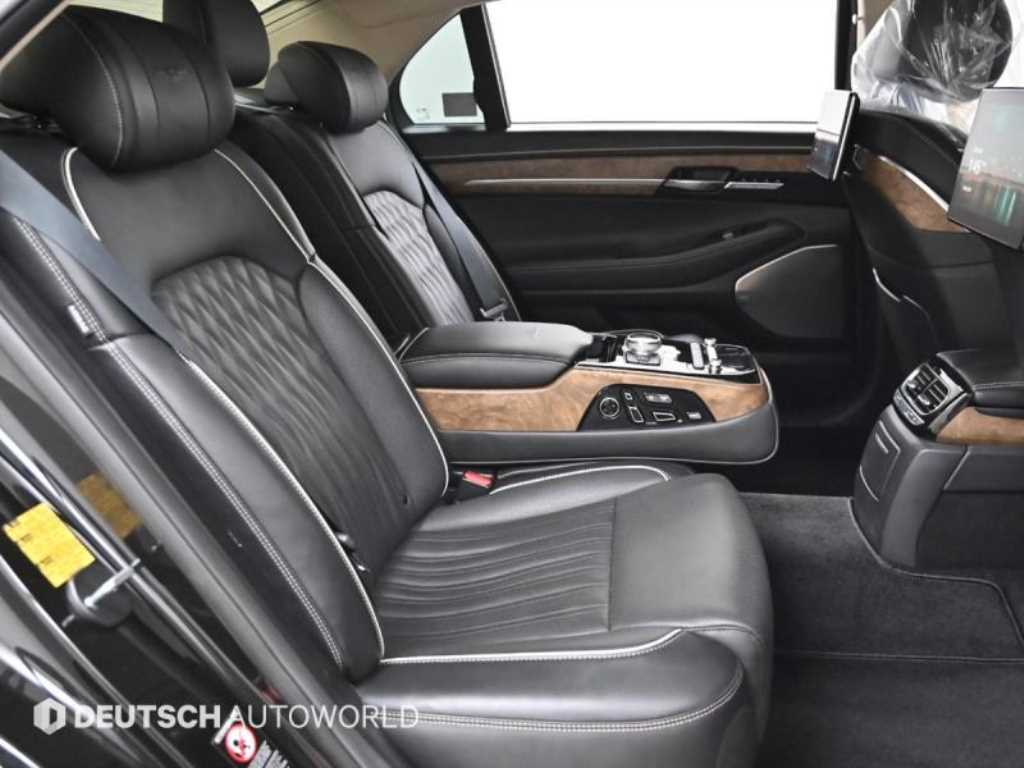 Genesis G90 - Vista 12