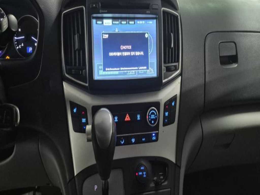 HYUNDAI Starex - Vista 8