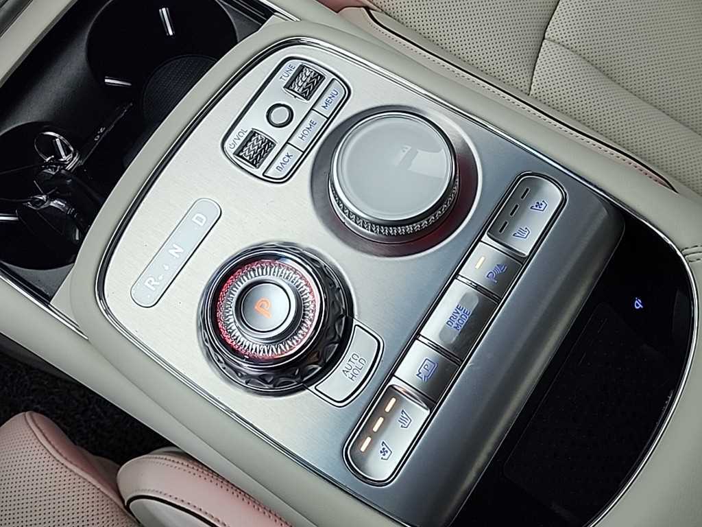 Genesis G90 - Vista 8