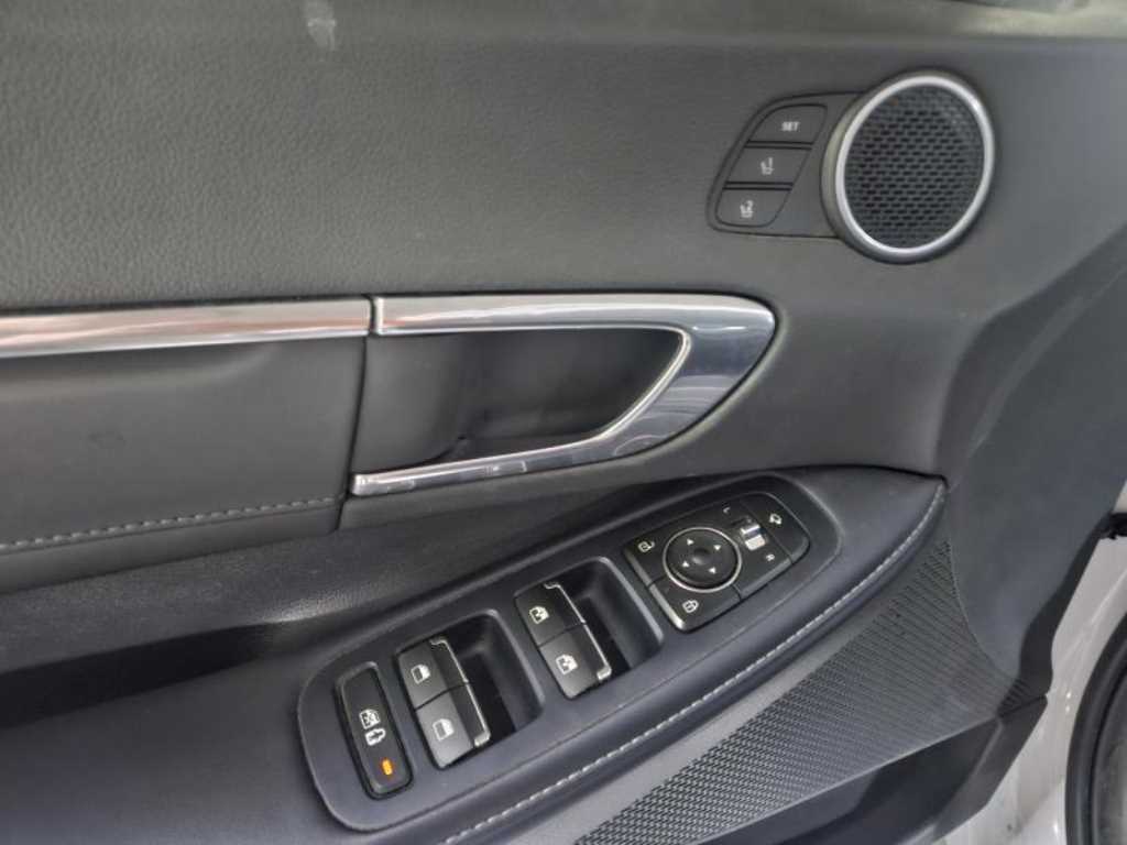 HYUNDAI Sonata - Vista 6