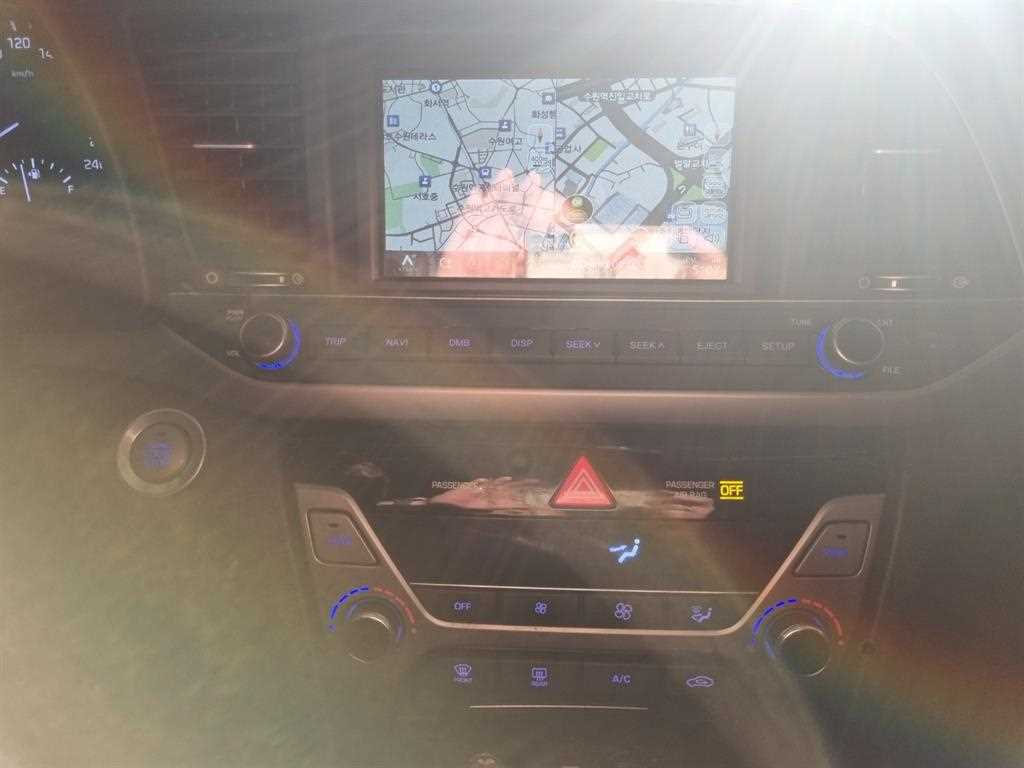 HYUNDAI Avante - Vista 5