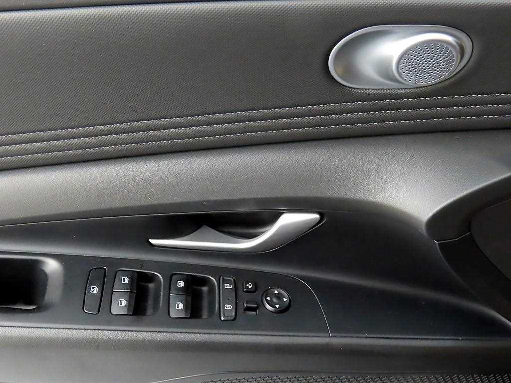 HYUNDAI Avante - Vista 11