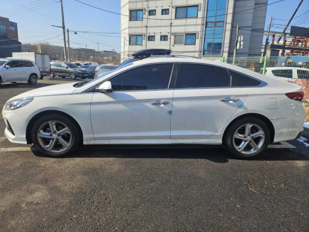 HYUNDAI Sonata - Vista 4