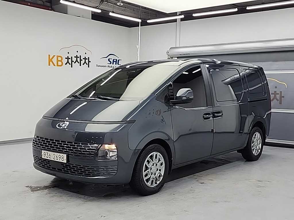 HYUNDAI Staria - Vista 2