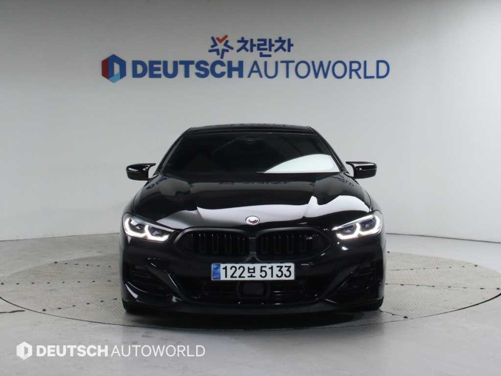 BMW 8 Series - Vista 3