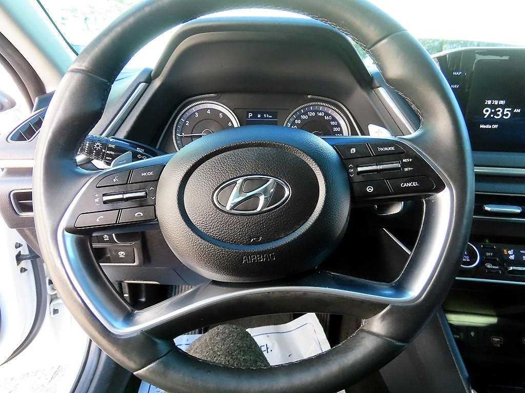 HYUNDAI Sonata - Vista 8